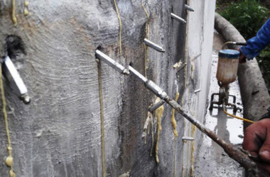 Aplikasi injeksi polyurethane untuk mengatasi kebocoran air pada dinding beton